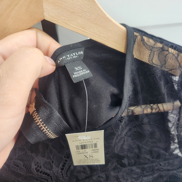 Ann Taylor Black Lace Yoke Tee XS - Picture 3 of 5